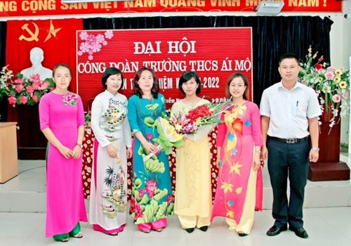 Trường THCS Ái Mộ tổ chức thành công Đại hội Công Đoàn lần thứ V nhiệm kỳ 2017 - 2022